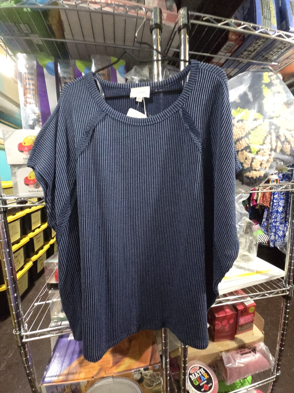 New 1X ANDREE BY UNIT Navy Pinstripe Raglan Pullover